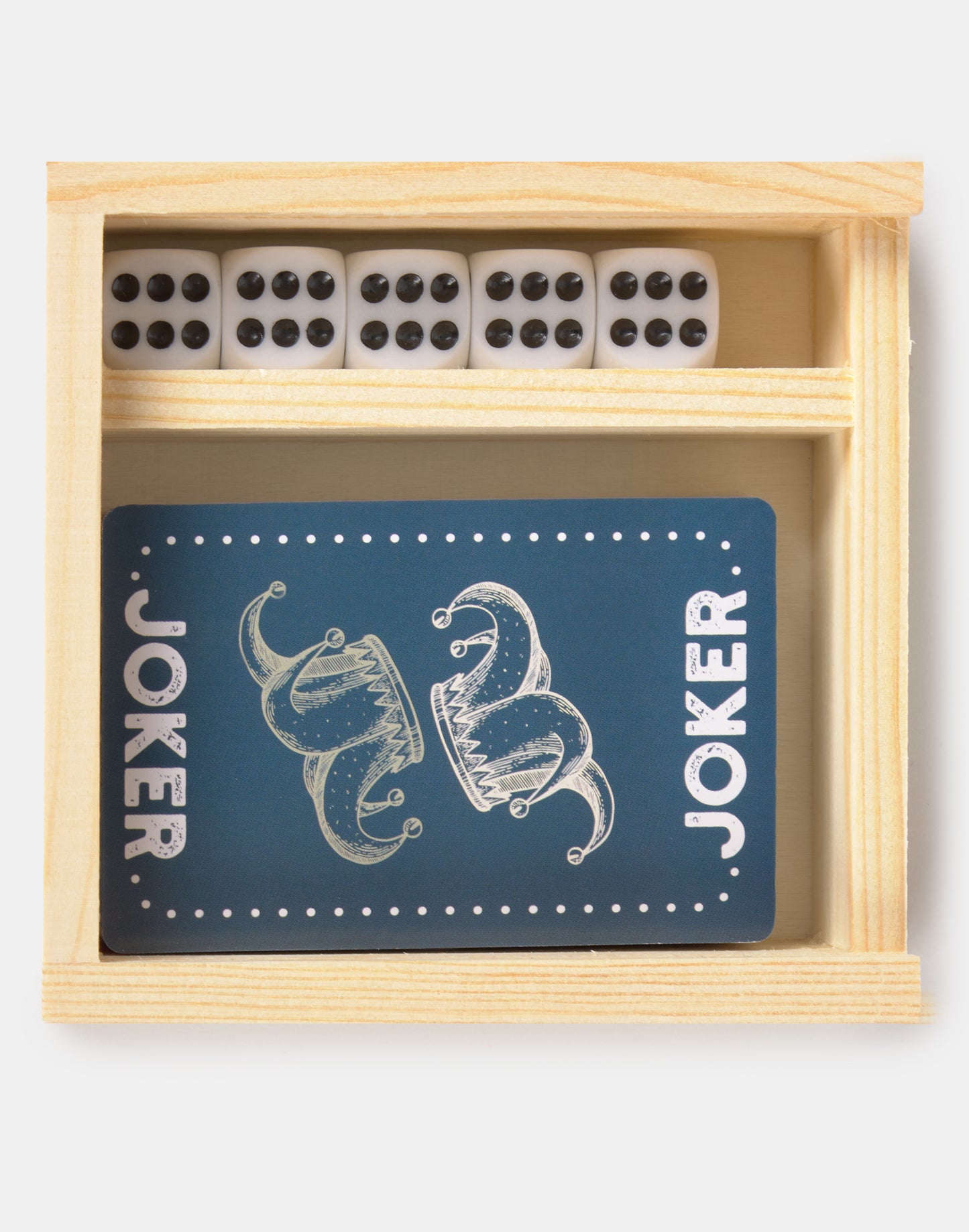 Juego combinado de cartas y dados