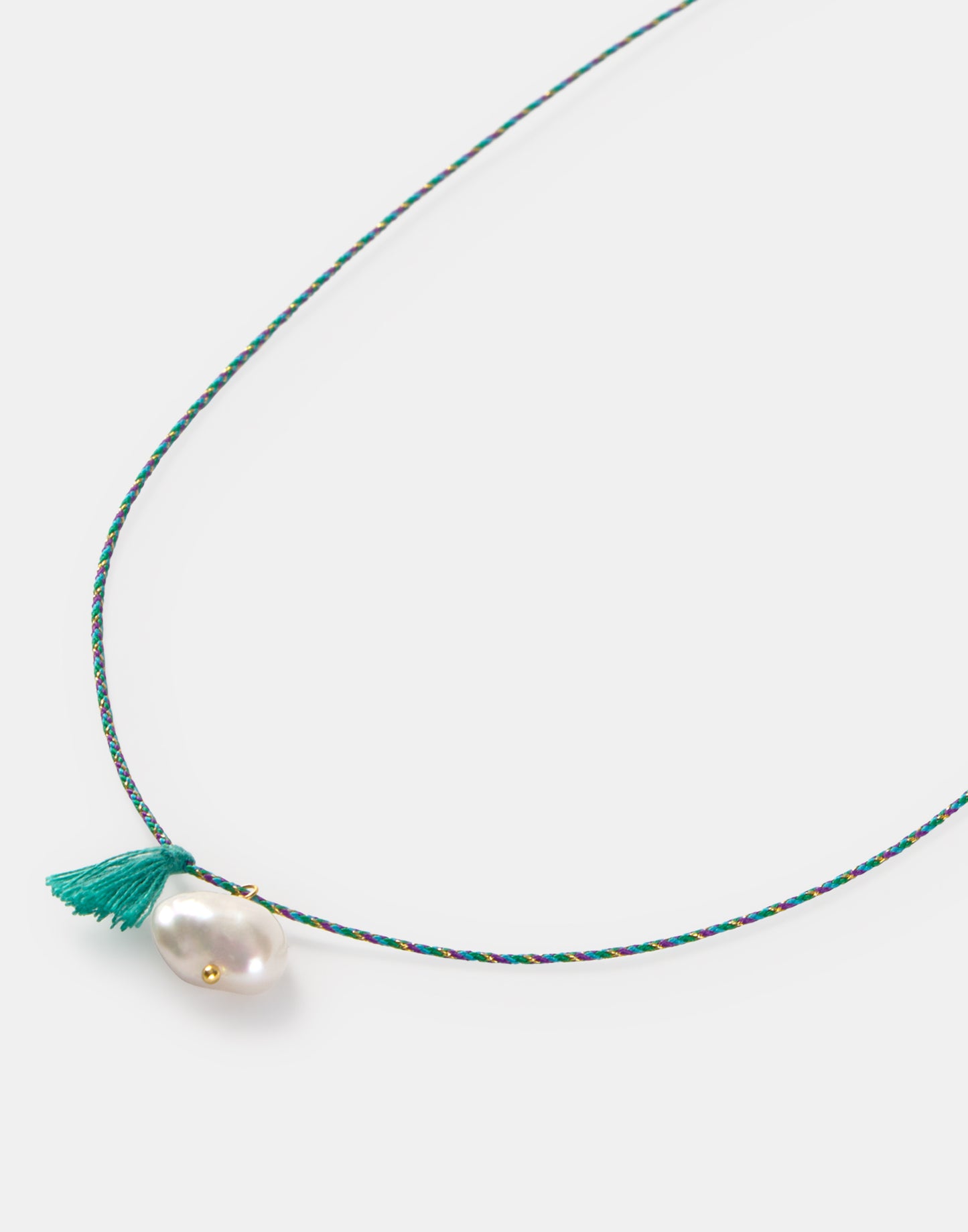 Collar fil perla pompon