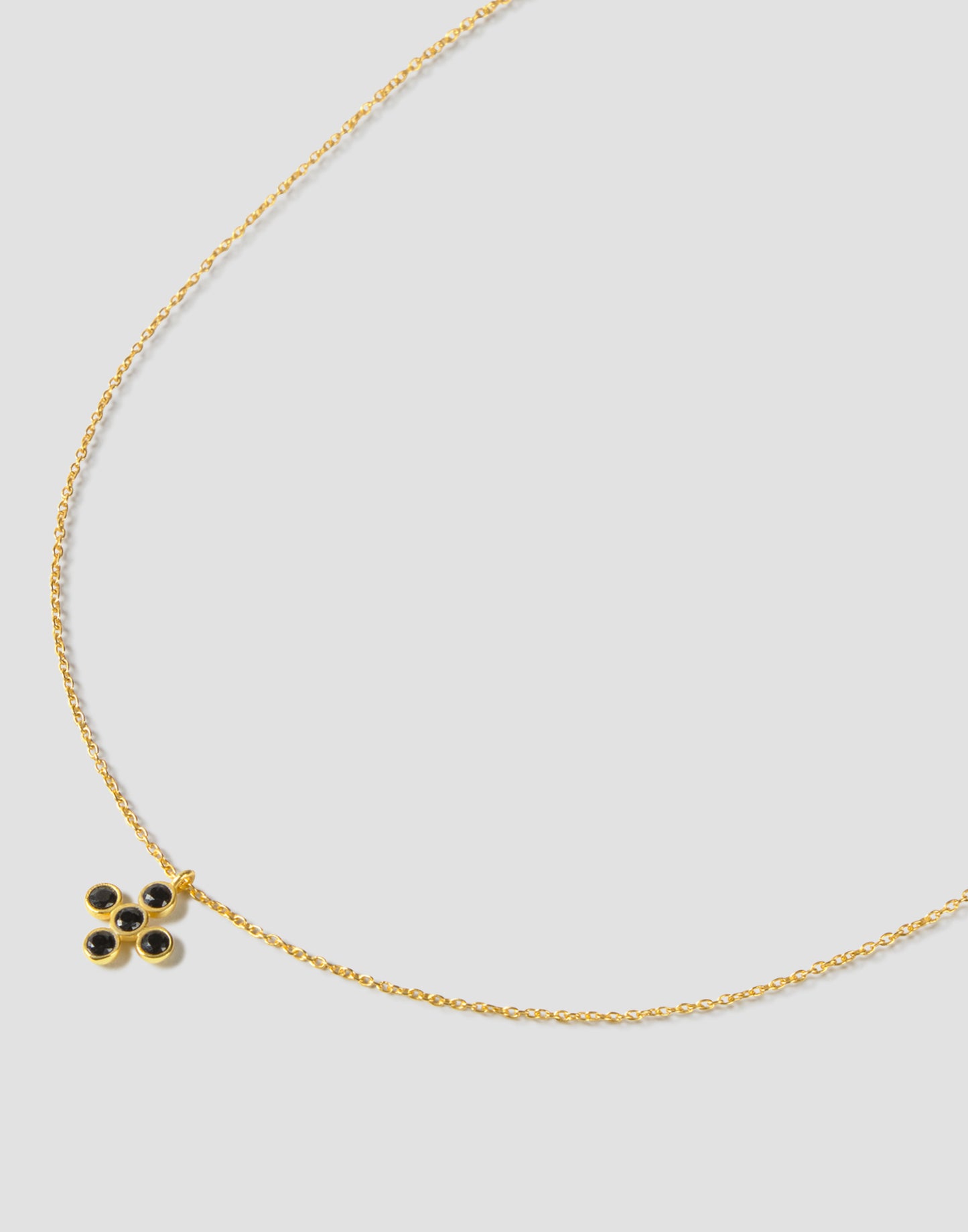 Collana con croce in giaietto
