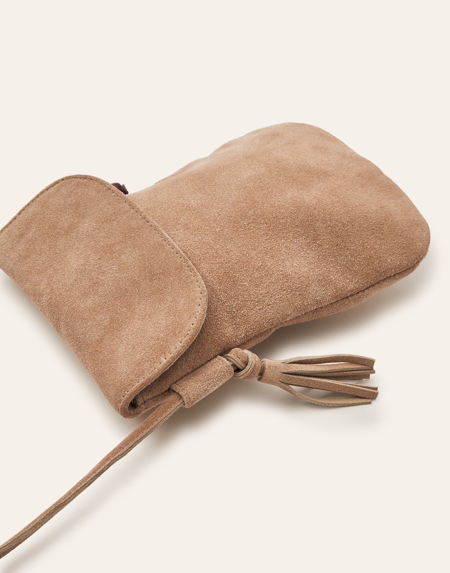 Mobile bag flap pouch