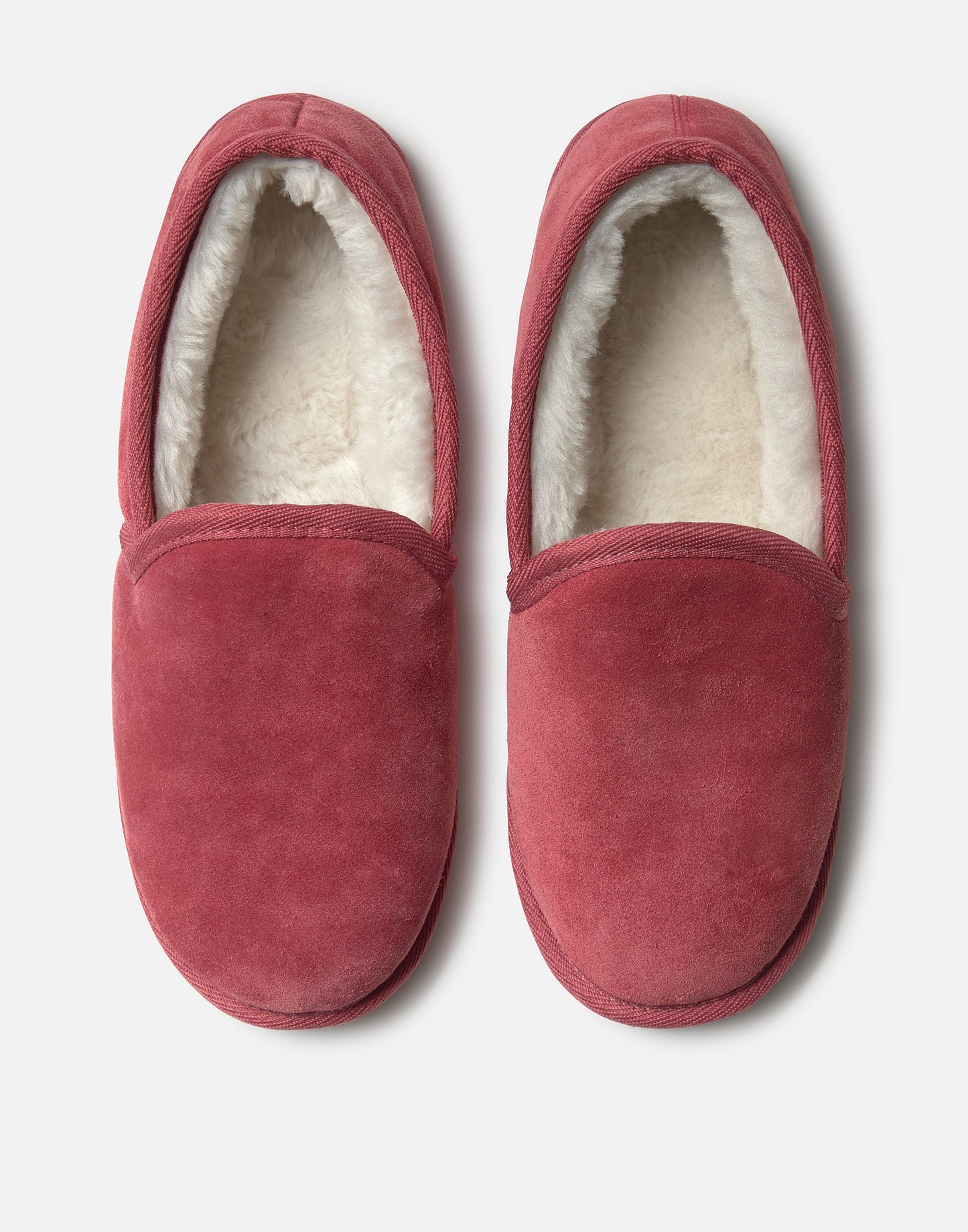 Closed suede slipper