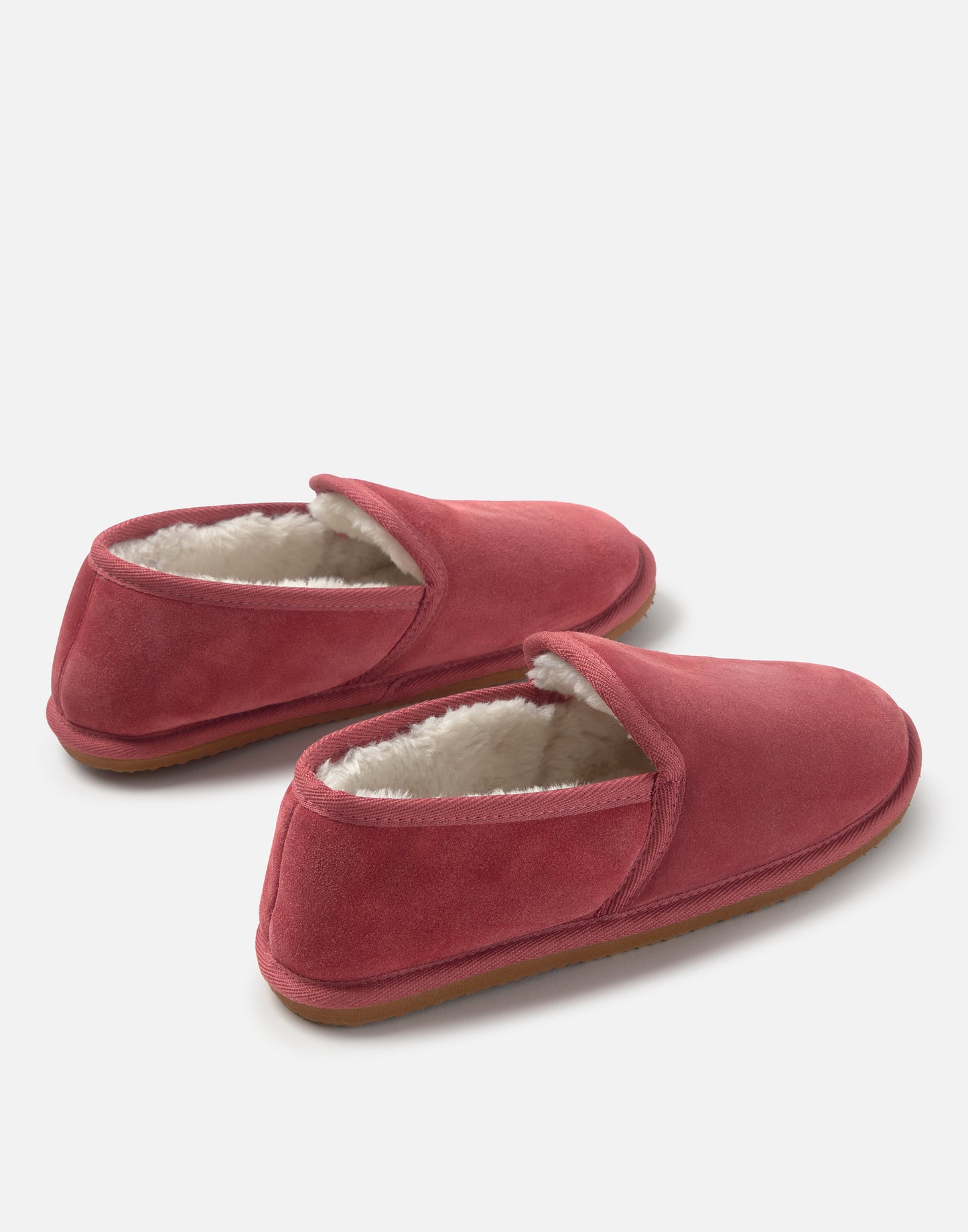 Closed suede slipper