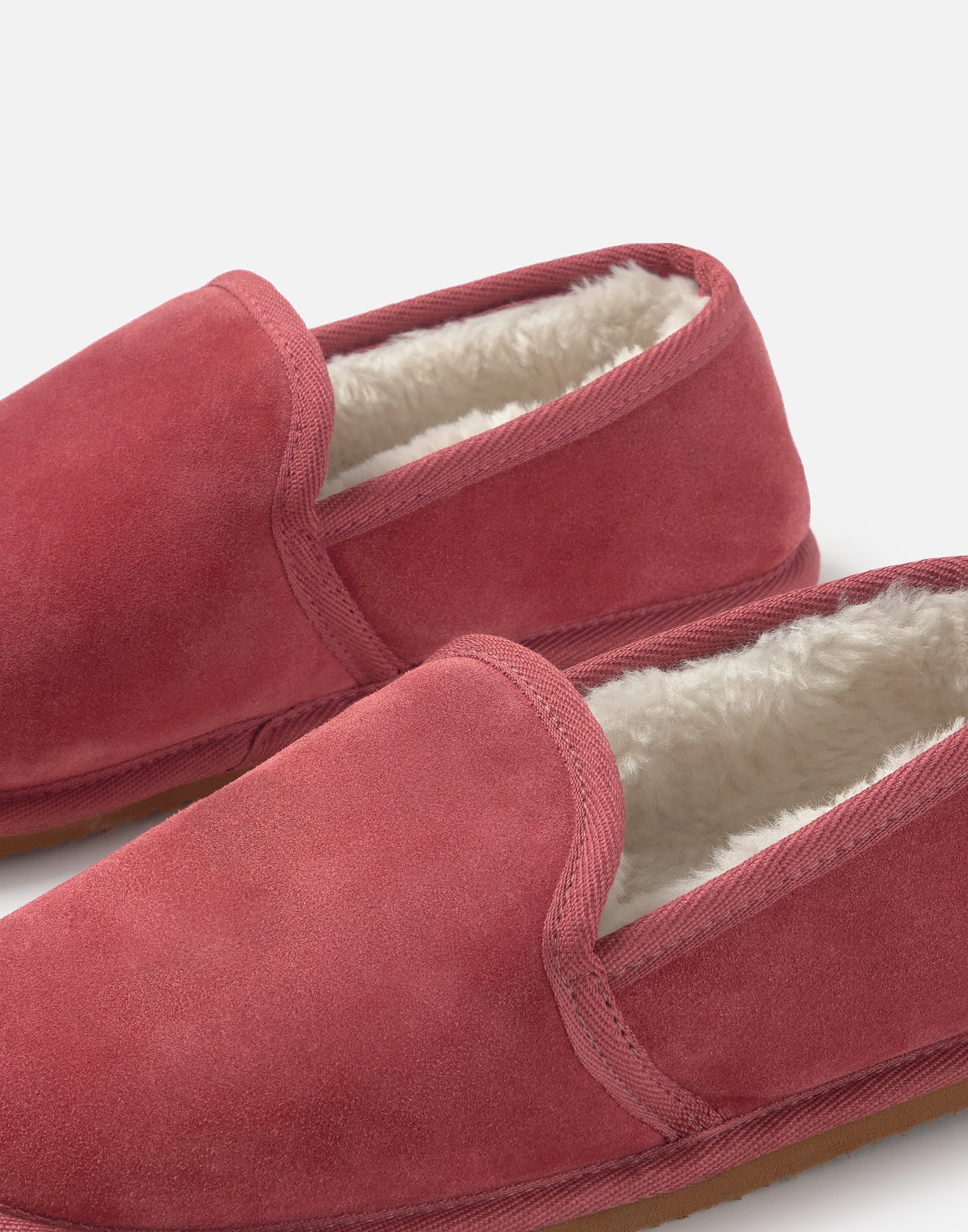 Closed suede slipper