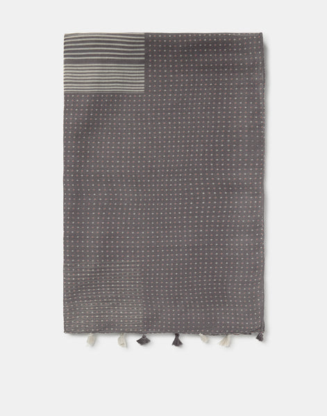 Pañuelo estampado pompones