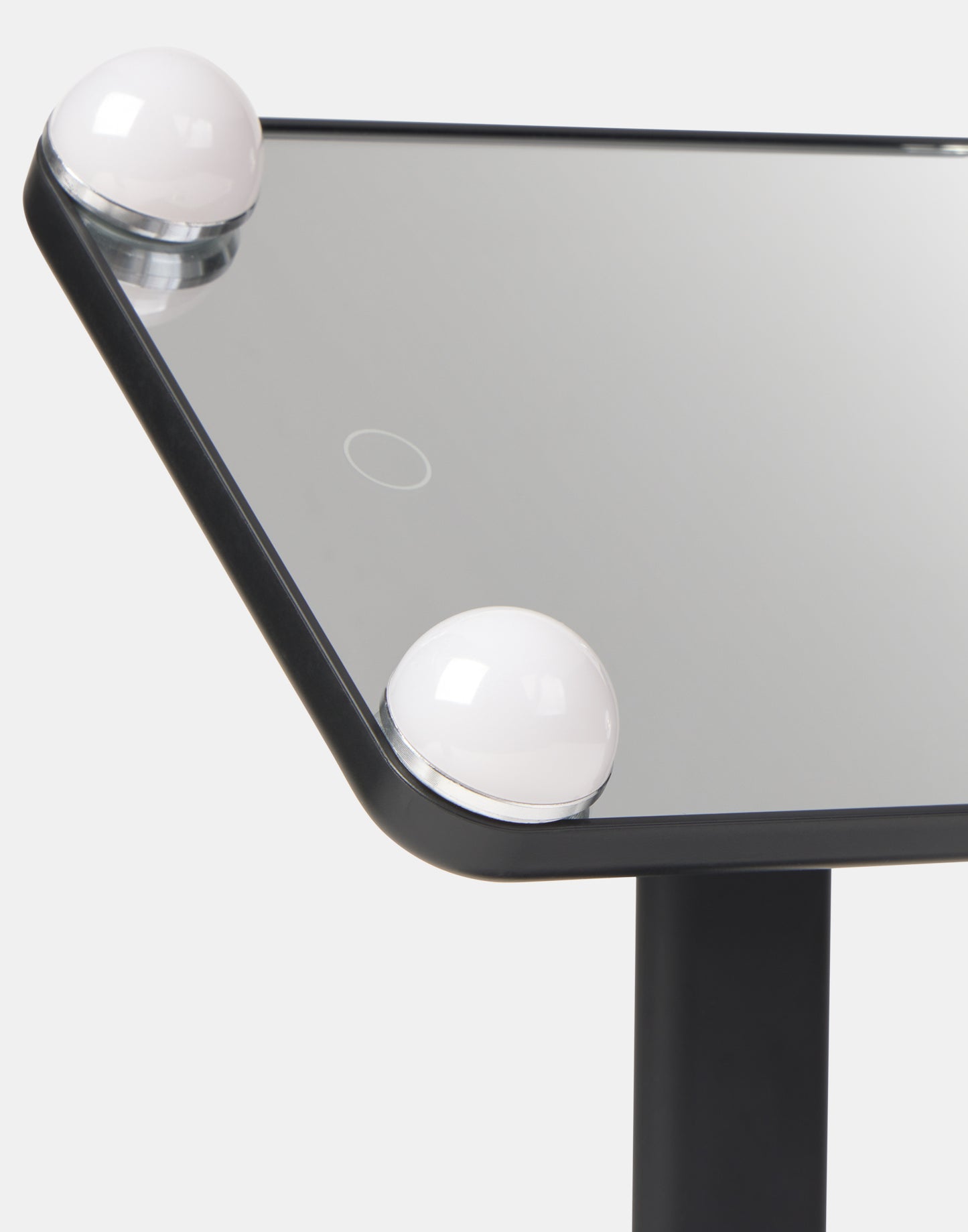 Tischspiegel mit 4 Glühbirnen