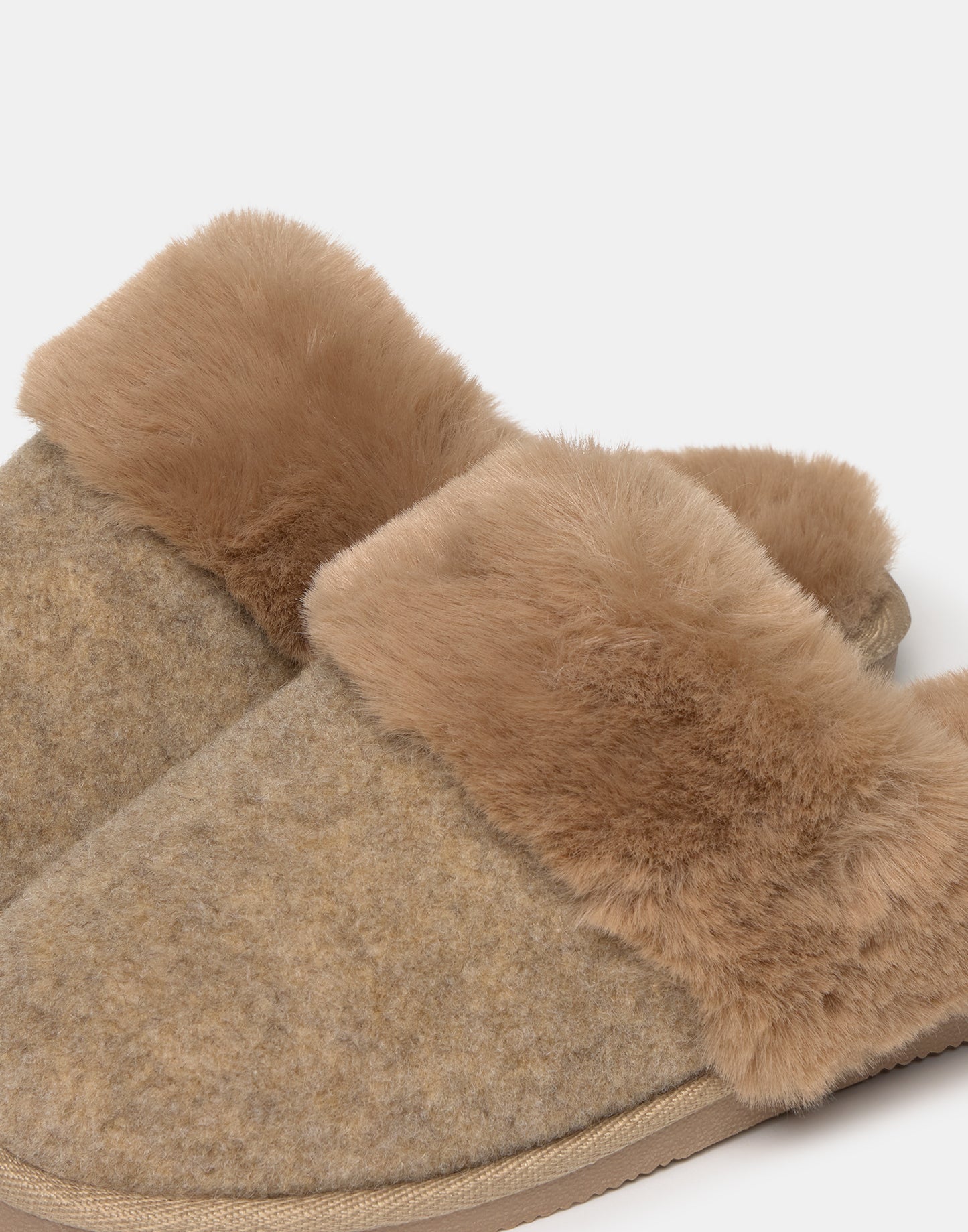 Chaussons en polaire avec fourrure