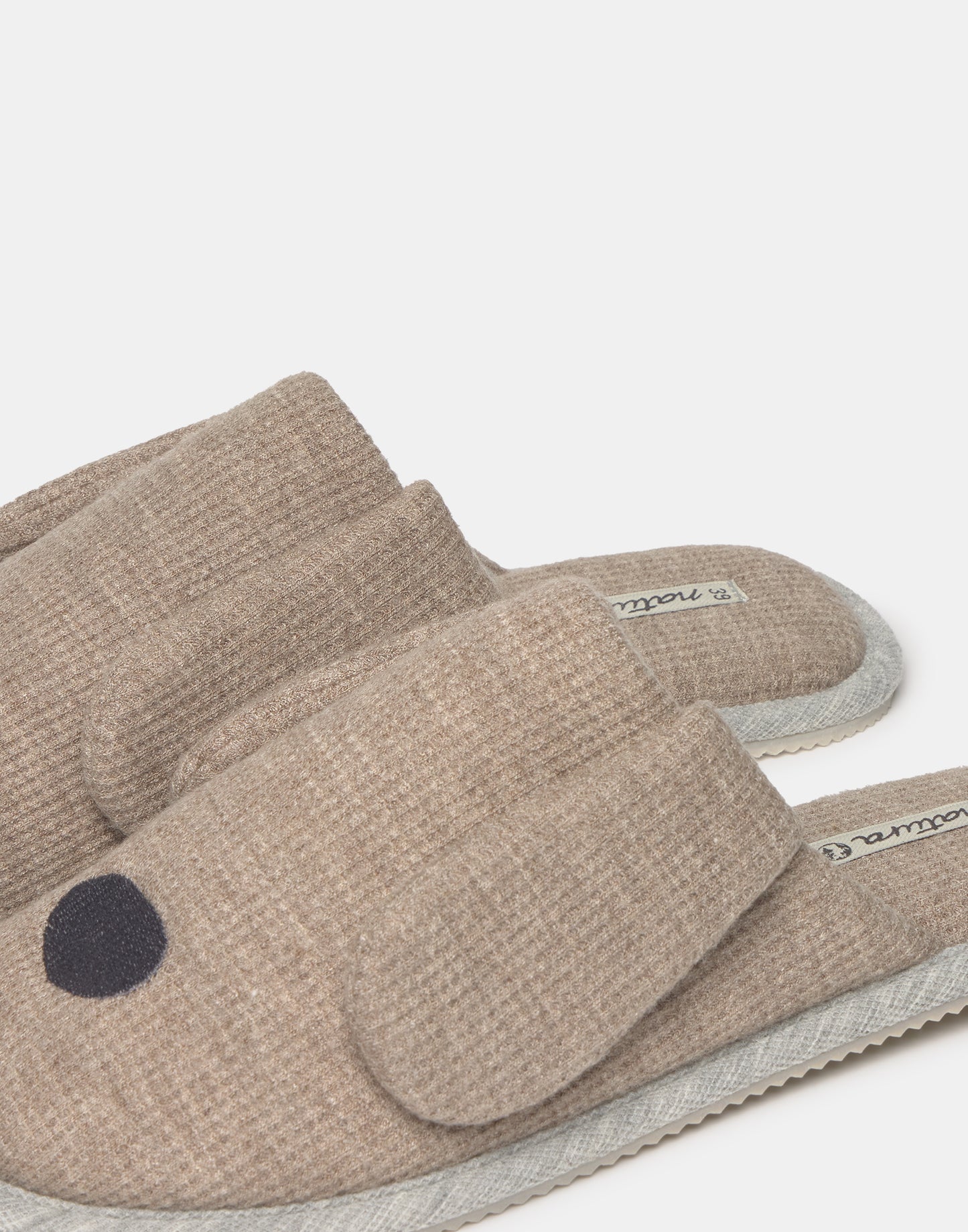 Chaussons chien gaufrés