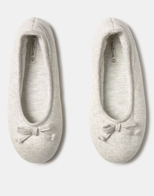 Cut-out ballerina slipper