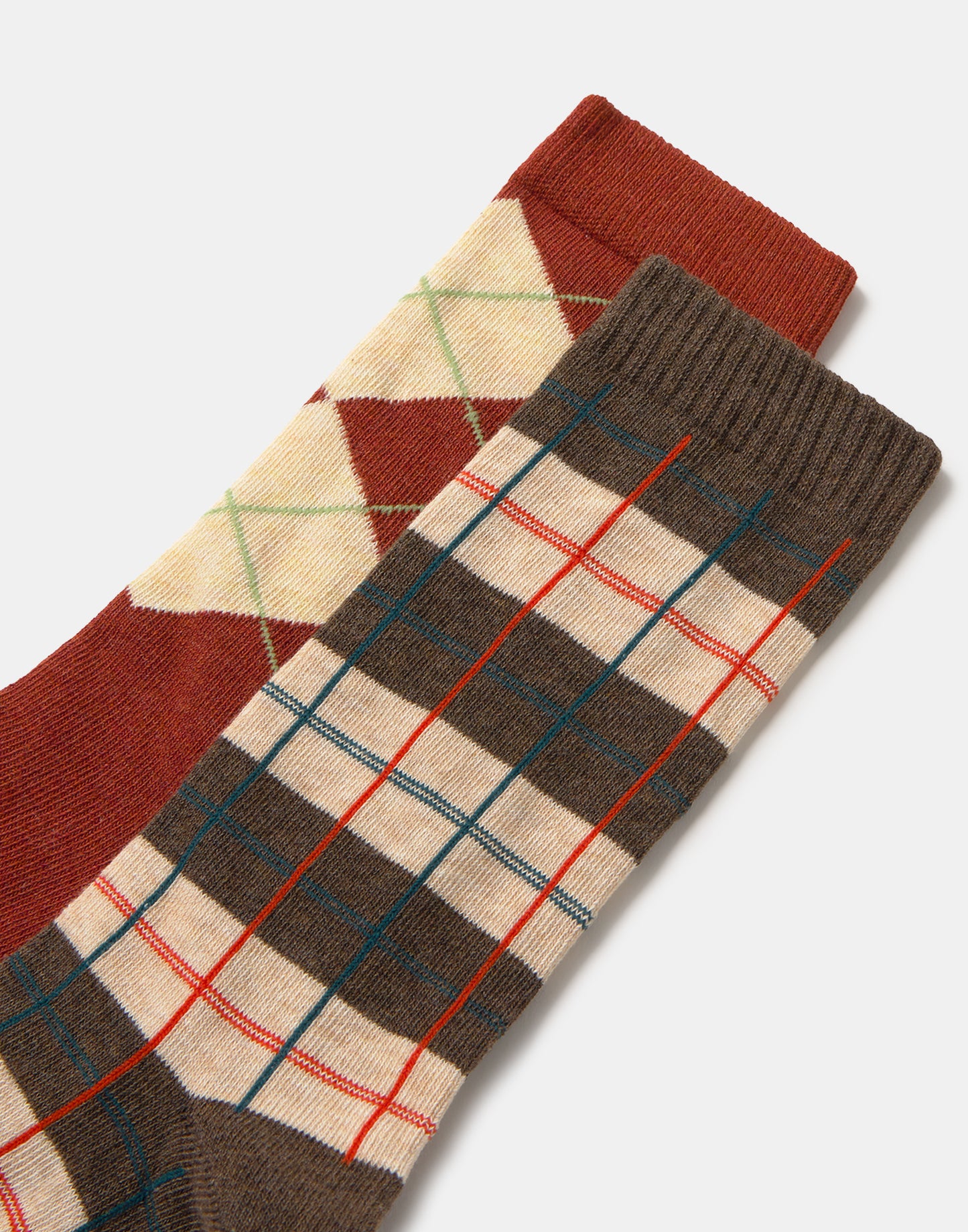 Pack of 2 men’s socks with diamonds and checks