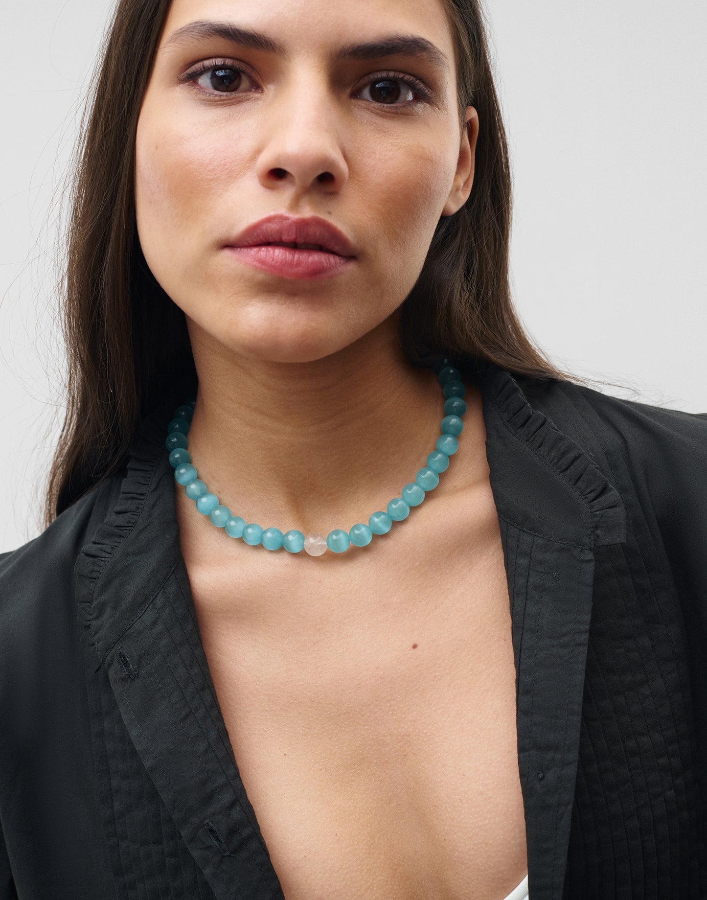 Round stone necklace