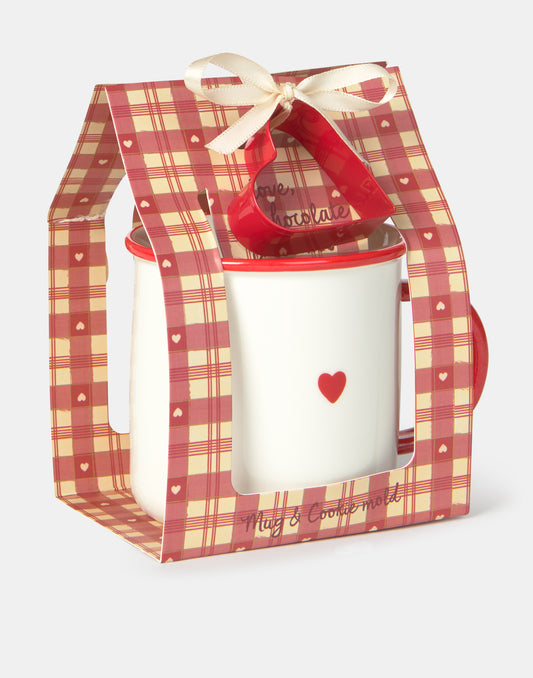 Taza con molde corazón