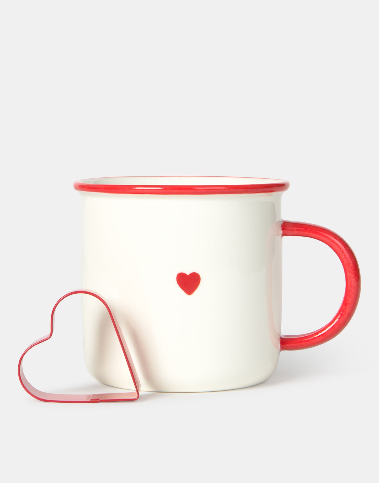 Tasse avec emporte-pièce cœur
