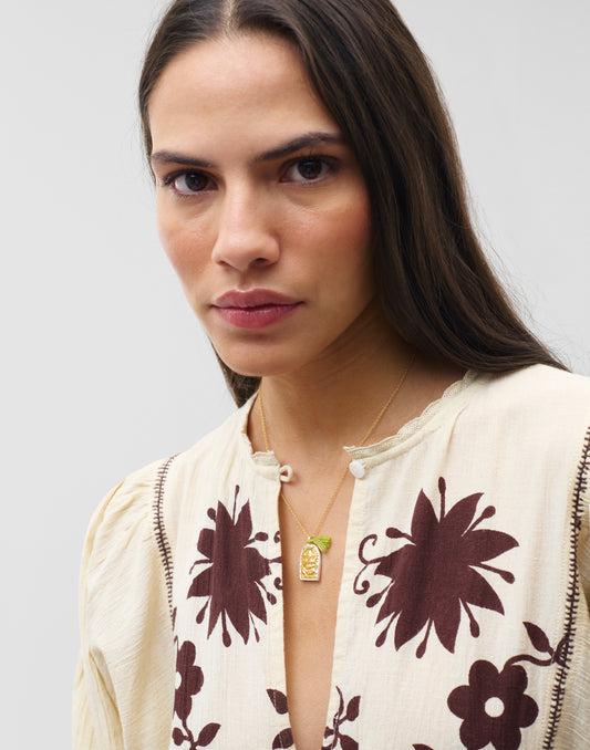 Collar charm pompón