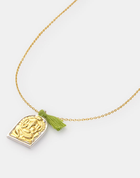 Collar charm pompón