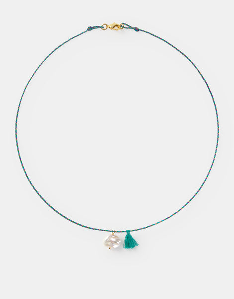 Collar fil perla pompon