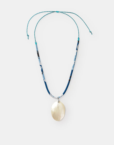 Mother-of-pearl shell necklace
