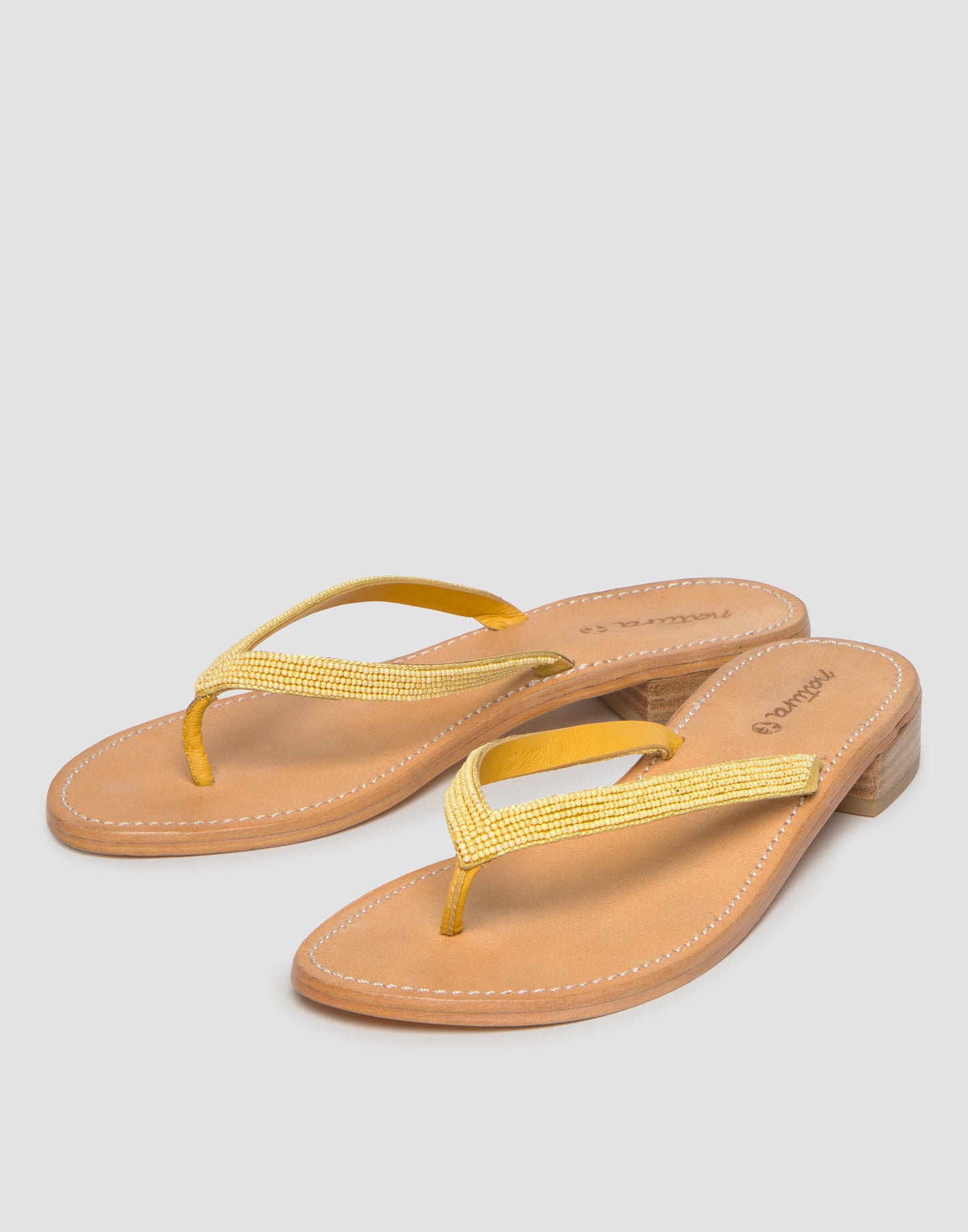 Sandalia tacón beads