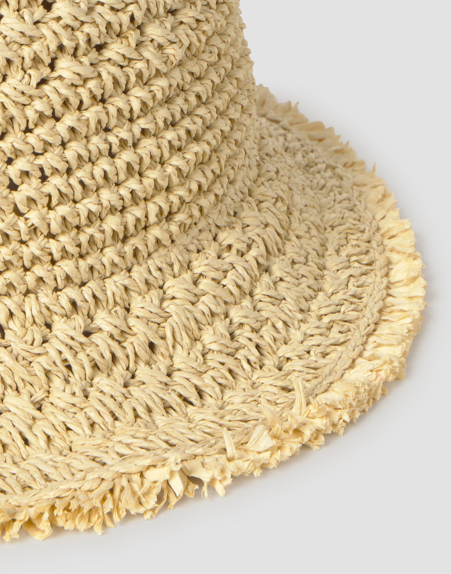 Gorro estructura flecos