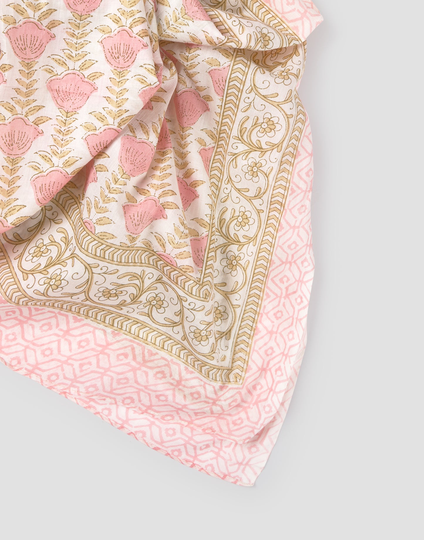 Pareo mit rosa Blumenprint