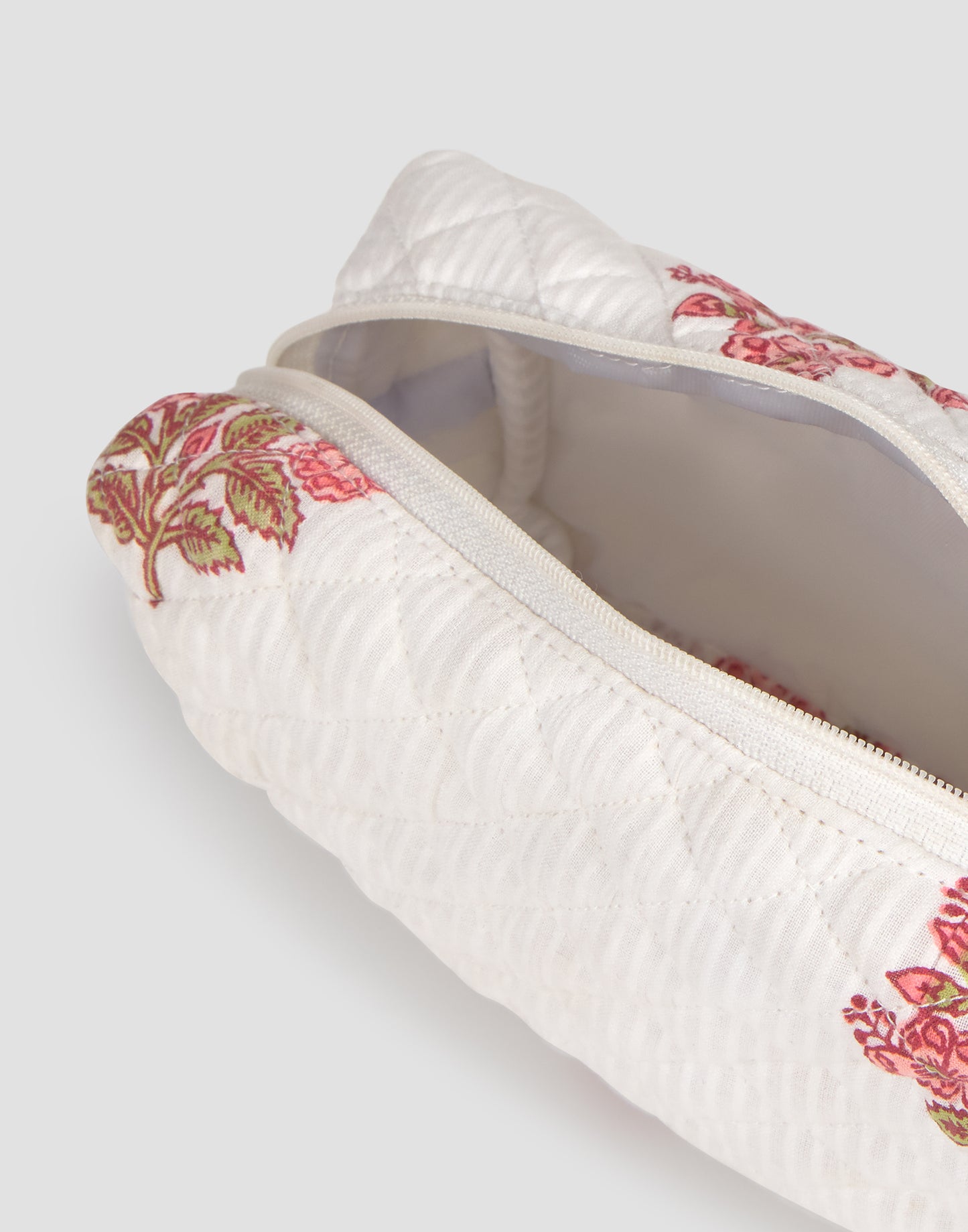 Jaya Dobby Wash Bag
