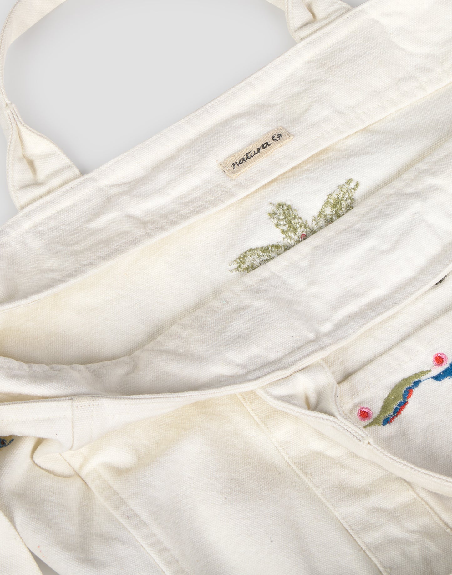 Natura Retreat Embroidered American Bag