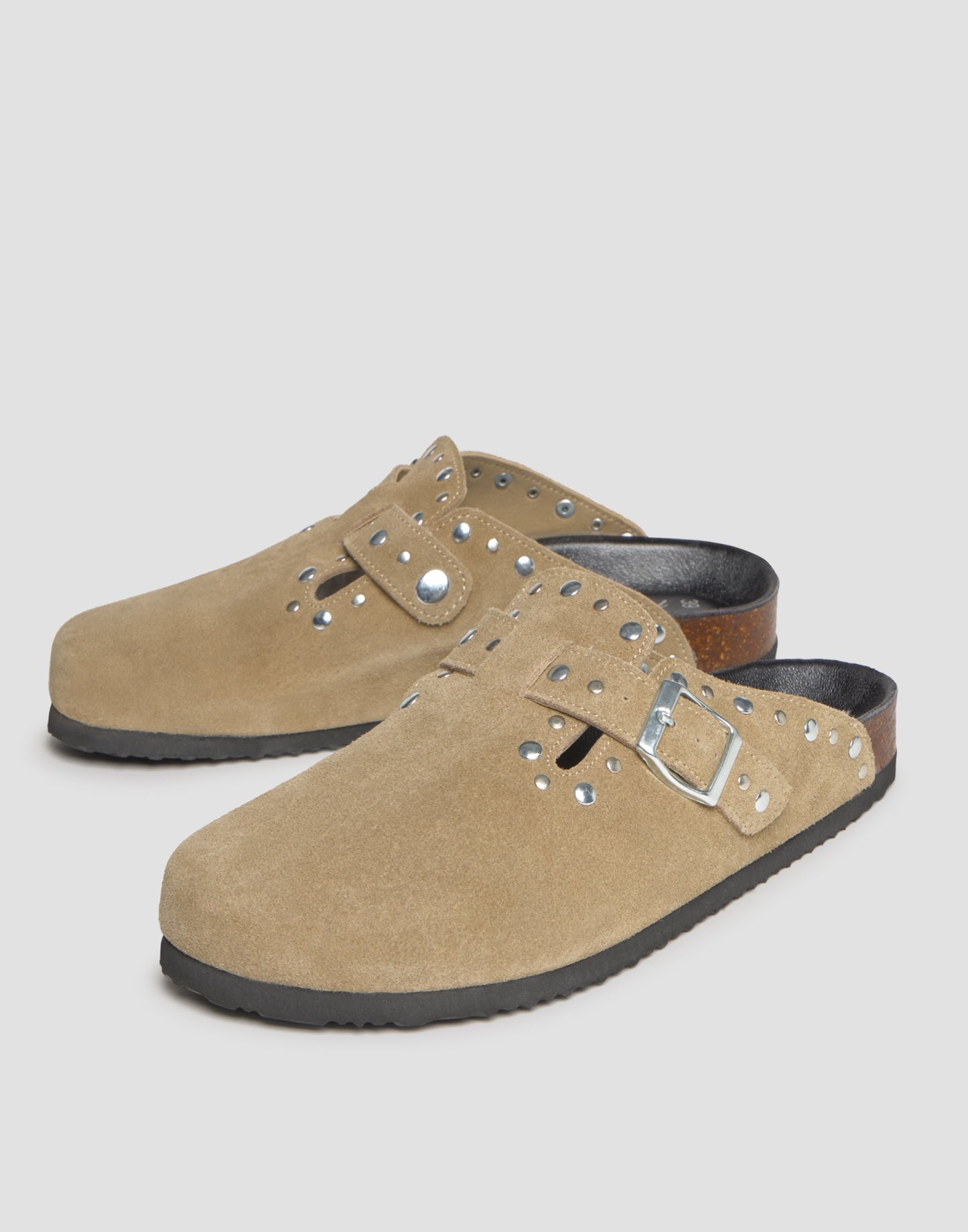 Ergonomischer Leder-Clog mit Nieten