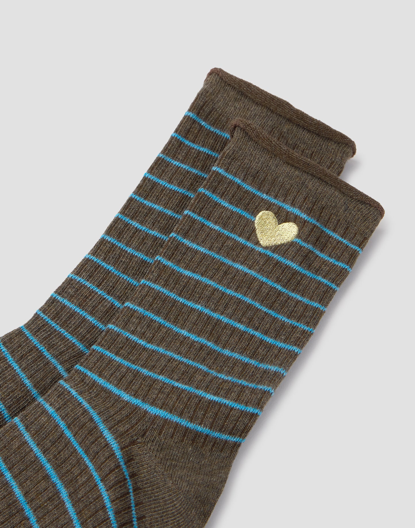 Gestreifte Rippensocken mit Herzstickerei