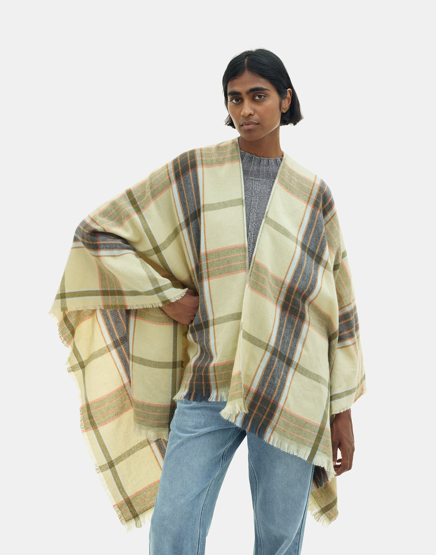 Poncho à carreaux écossais