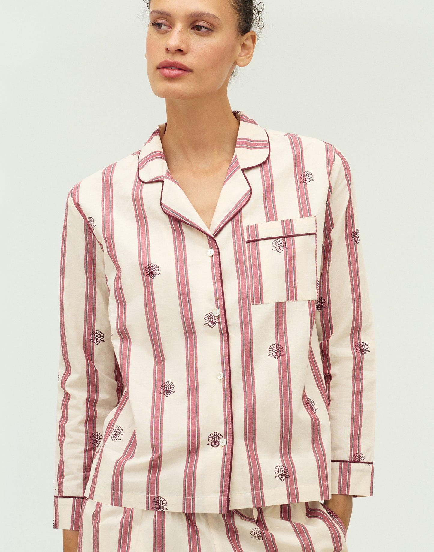 Pyjama Jaya mit Blumenstreifen