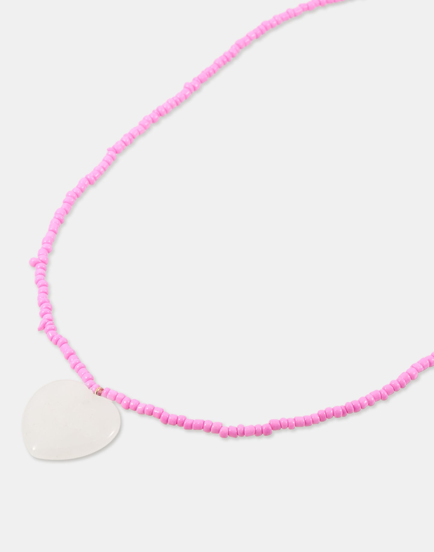 Collier avec pendentif cœur en pierre