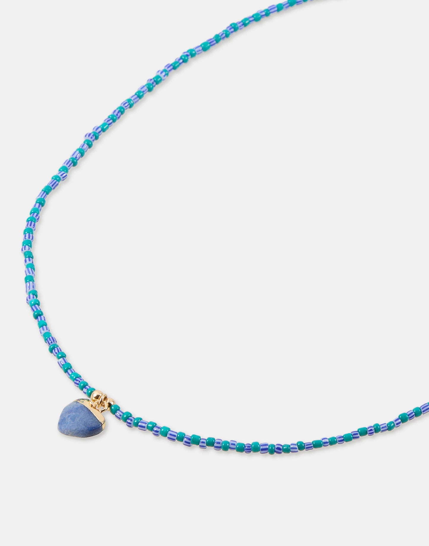 Collana con ciondolo mini cuore in pietra