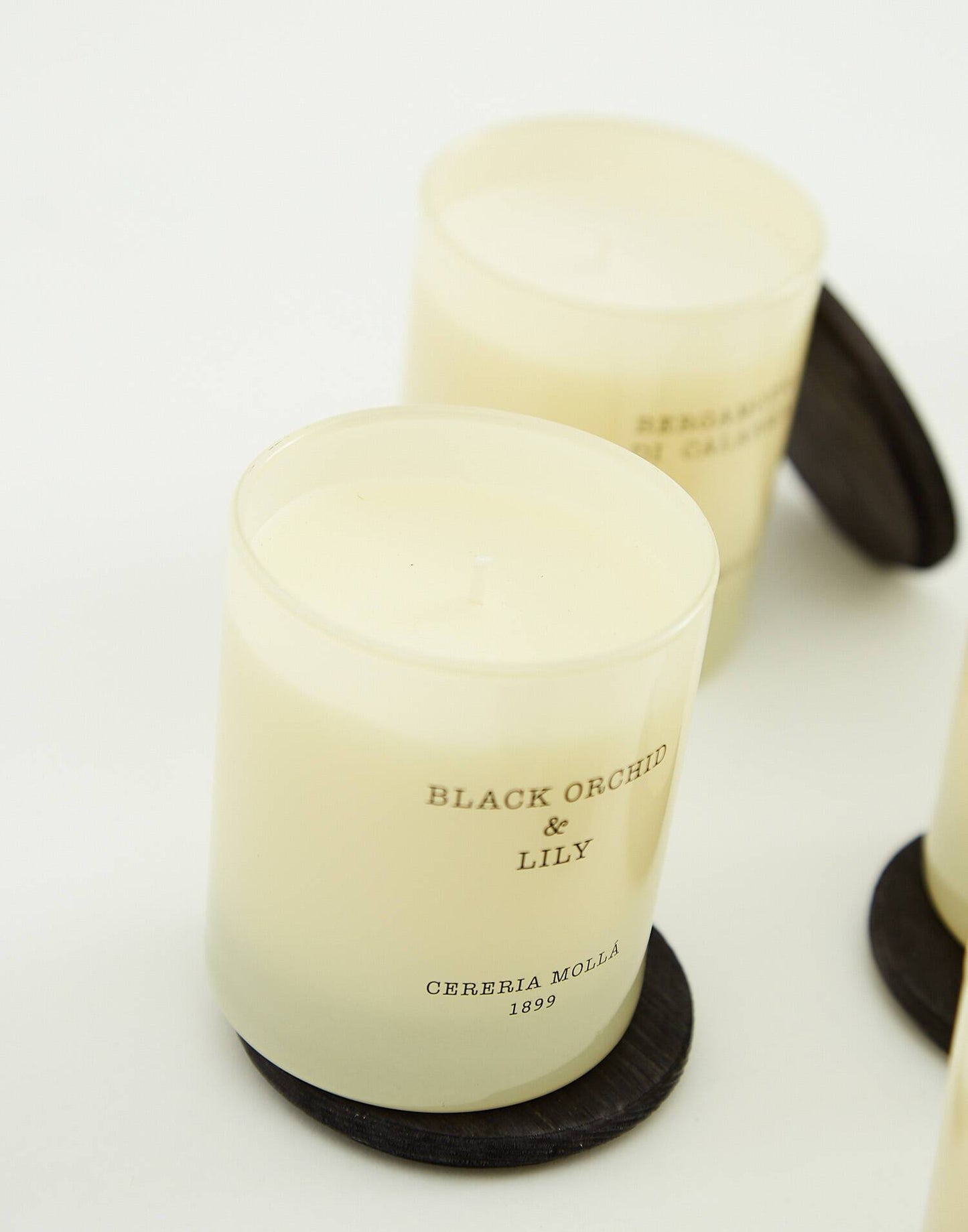 Premium vessel candle with mollá cereing
