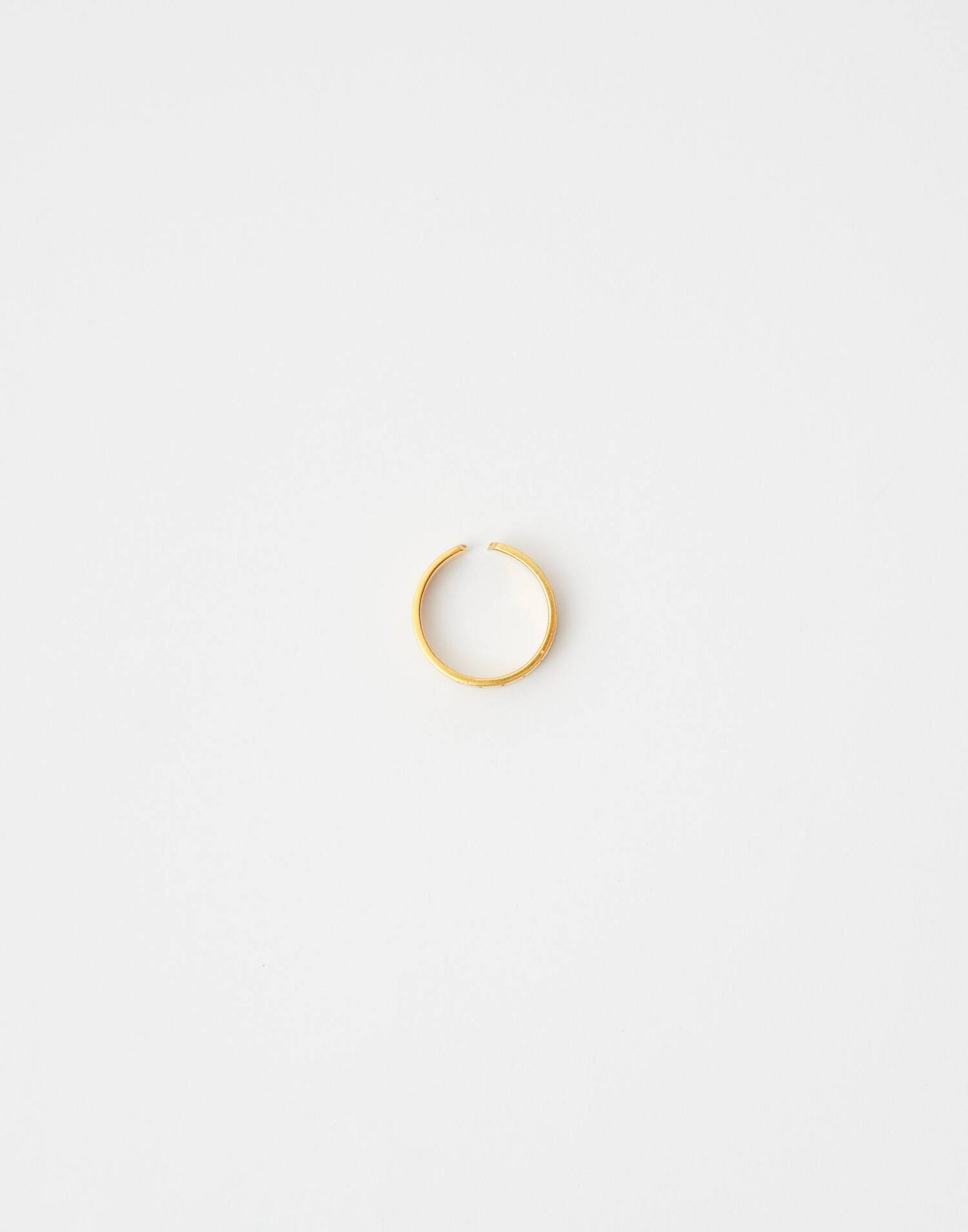Engraved circle ring