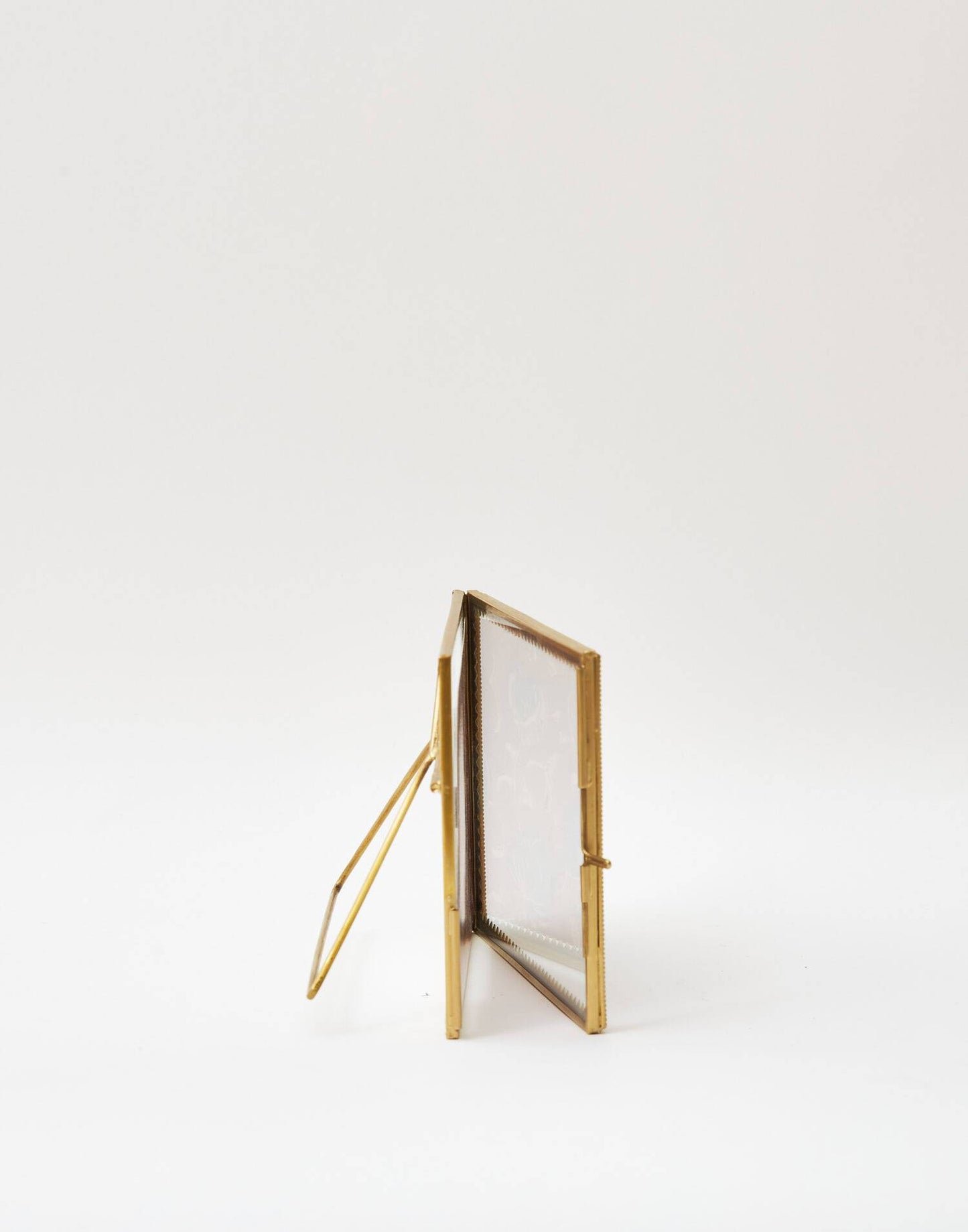 Golden brass frame 10x15
