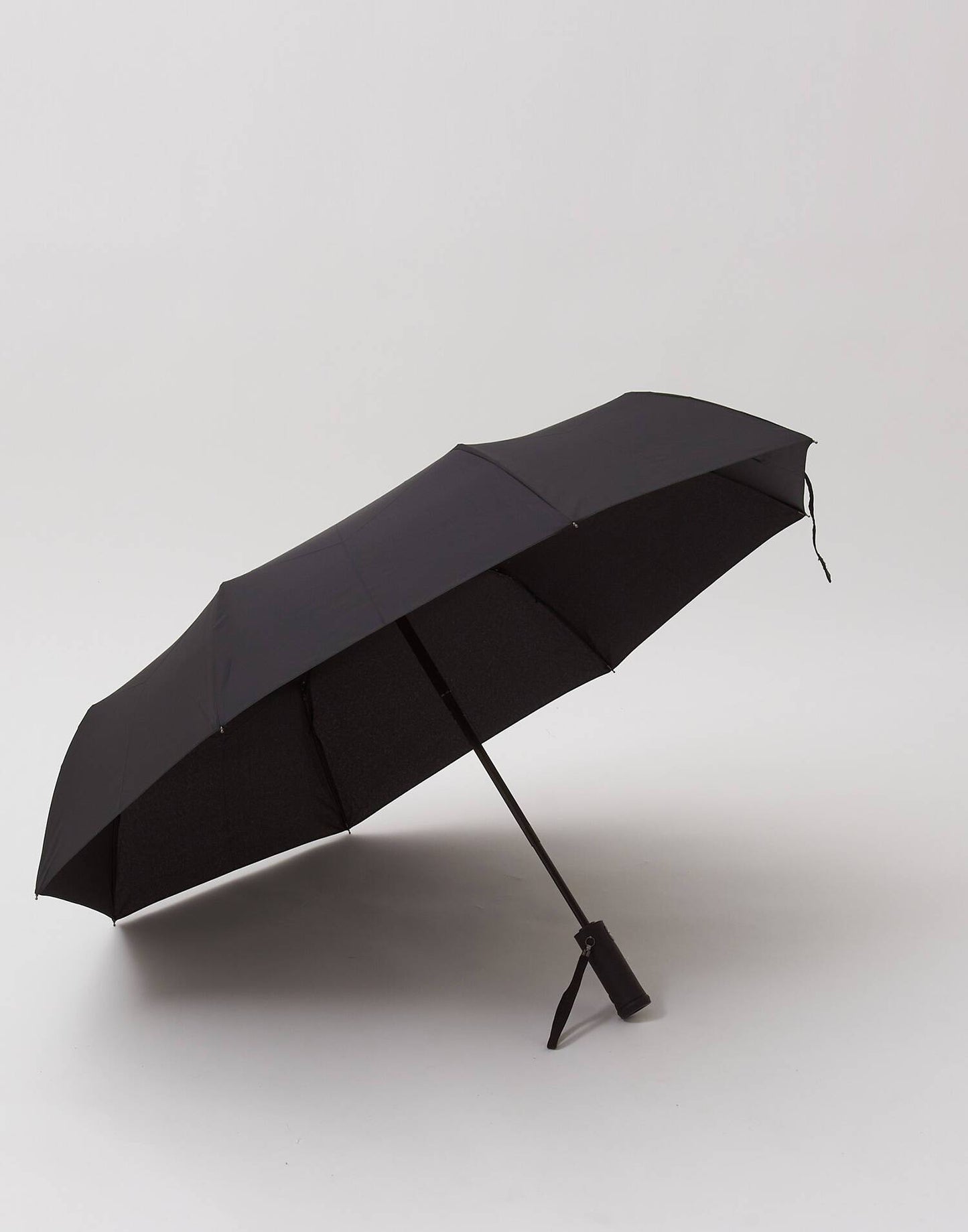 Leichter faltender Regenschirm