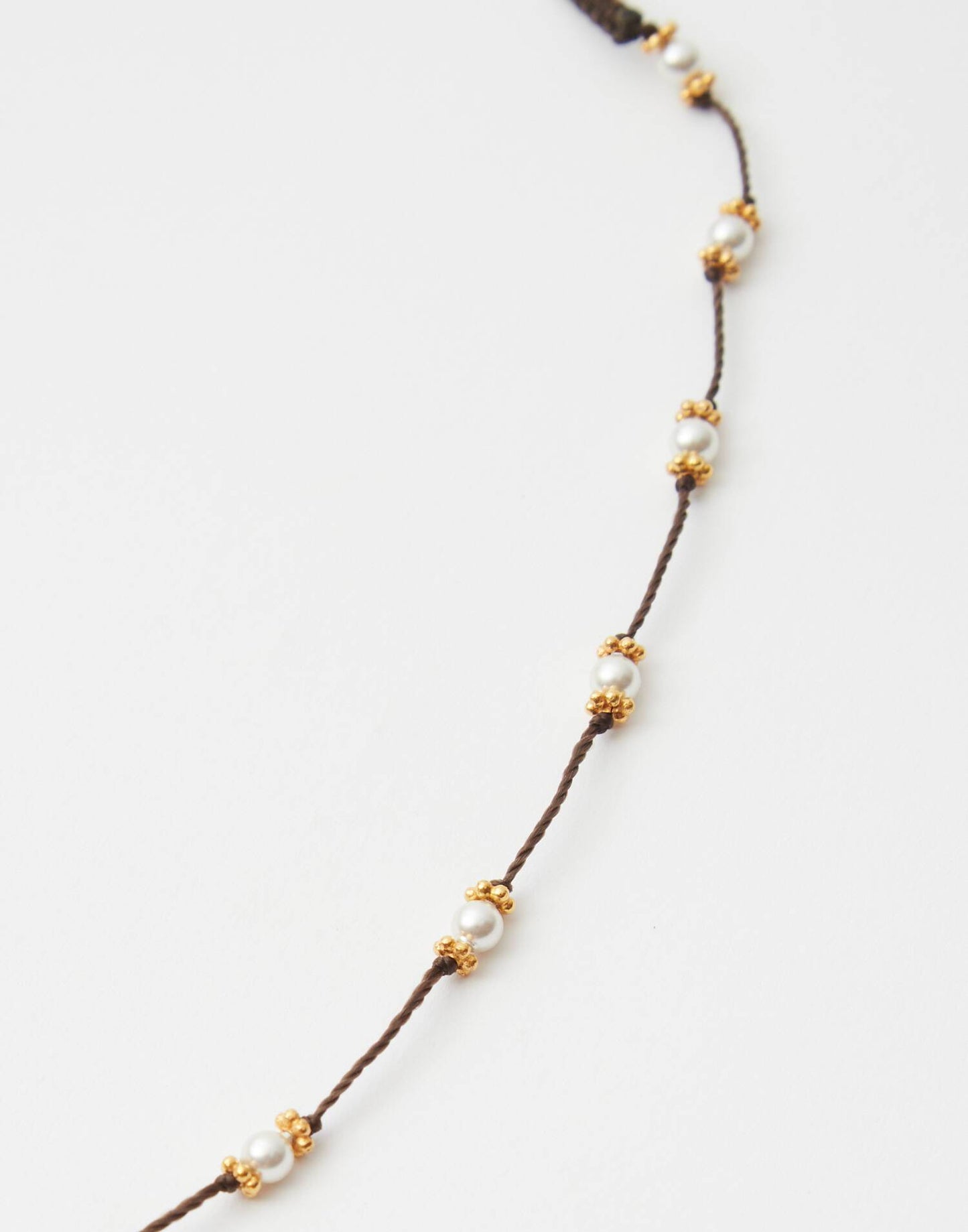 Pearl thread necklace